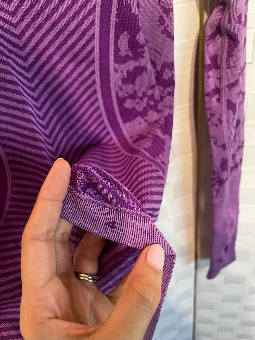 Lululemon Tender Violet Swiftly Tech Long Sleeve Shirt Crew Purple Camo Size 4 - Picture 3 of 7